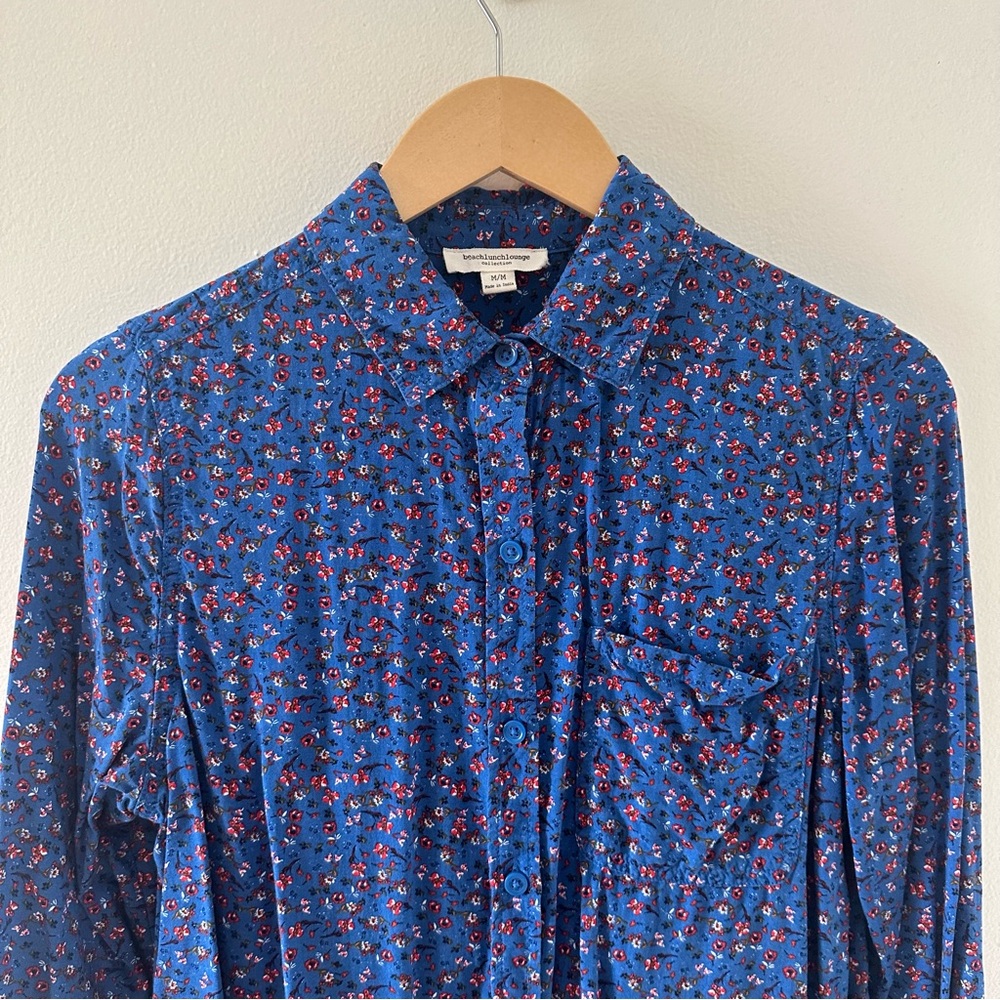 Blue Floral Button Down Size Medium